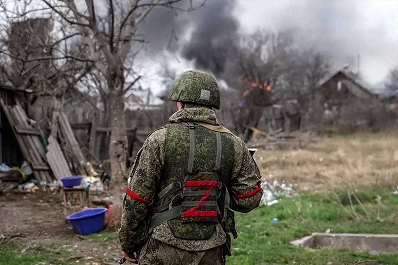 联通的手机卡:乌军攻战罗博季涅，俄军防线被划开一道大口子，托克马克危险了